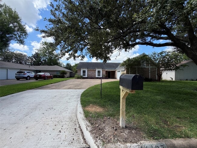 Building Photo - 14407 Locke Ln