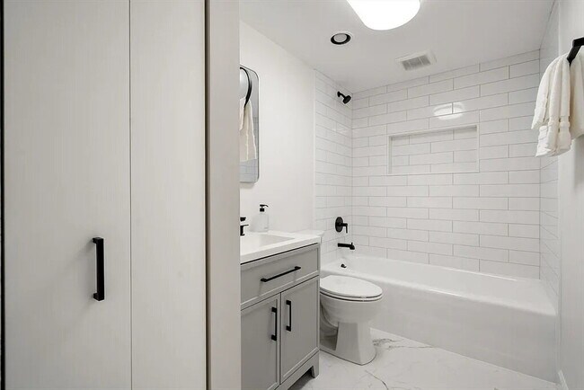 Photo - Sunny large 1 bedroom 1 bath condo