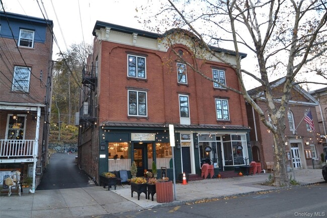 Building Photo - 474 Piermont Ave