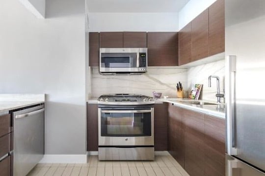 Building Photo - 123 E 47th St Unit 3B Rental