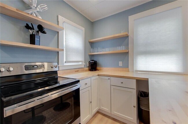Photo - 382 Spring St Unit 3