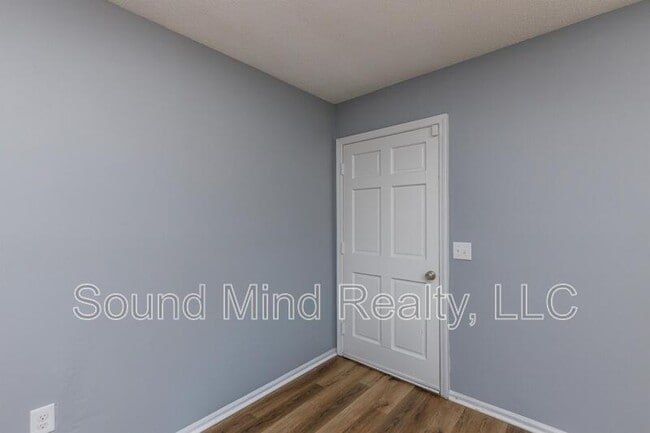 Photo - 2624 Sanderford Rd