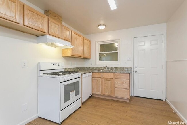 121/123 Sutter St