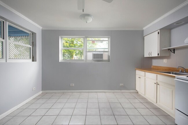 Building Photo - 2 Bedroom Apartment in Old Town