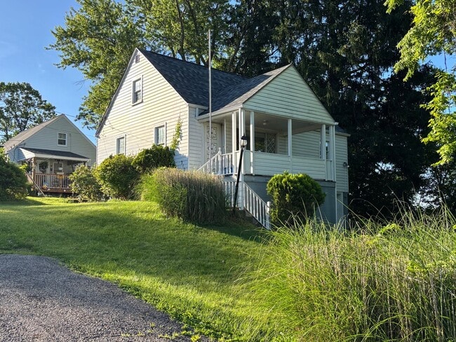 Building Photo - Cute Cape Cod in South Park