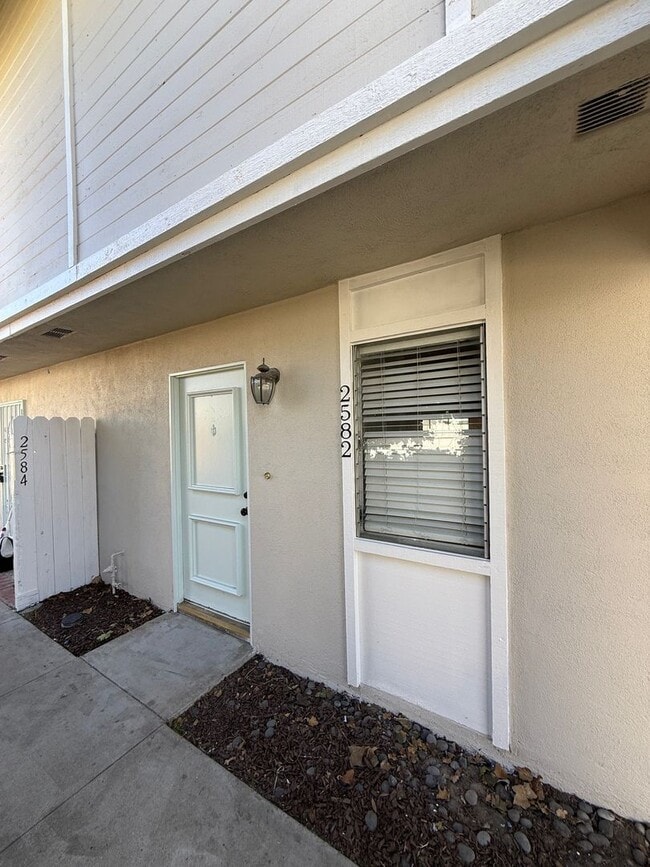 Photo - Seahorse 2582-2584 Unit 2582