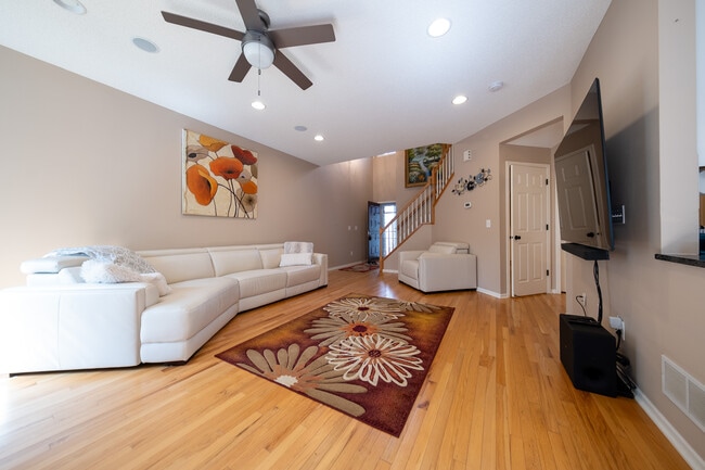 Photo - 15843 Porchlight Ln