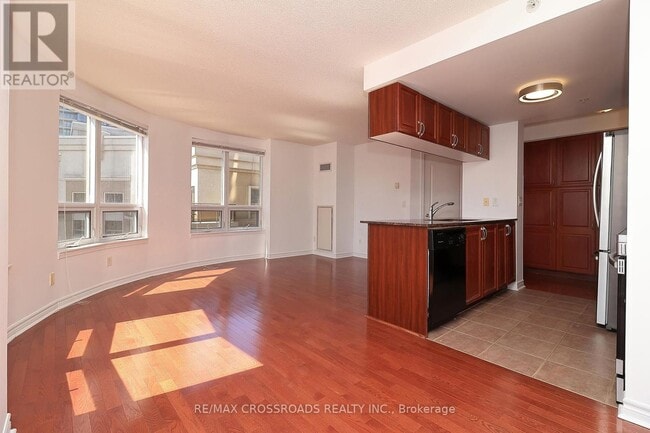 Photo - 350 Princess Royal Dr Unit 703
