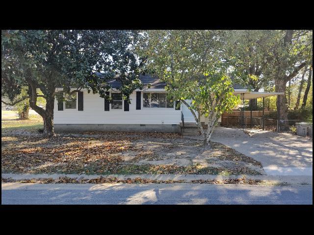 Photo - 204 Dobbs St