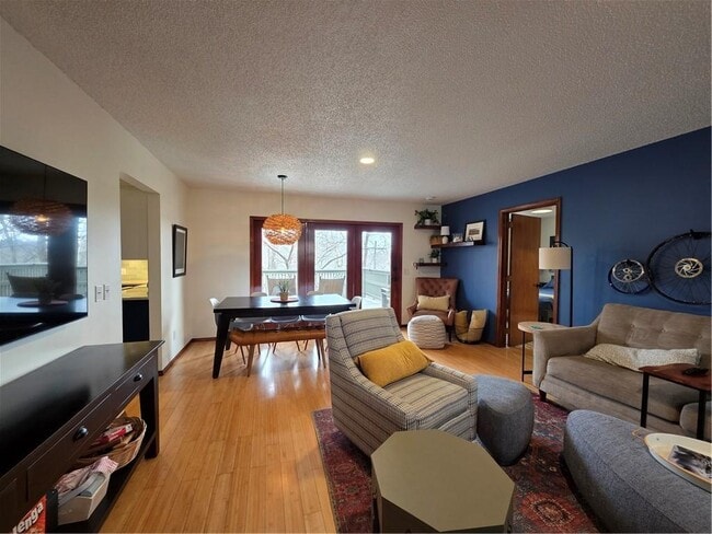 Photo - 11 Folkingham Ln