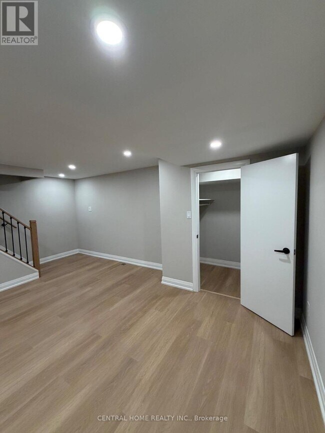 Photo - 229 Spring Gate Blvd