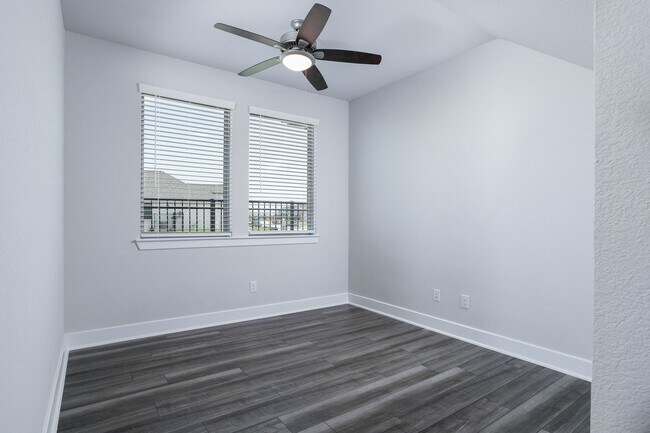 Photo - 7603 Coral Lk Dr