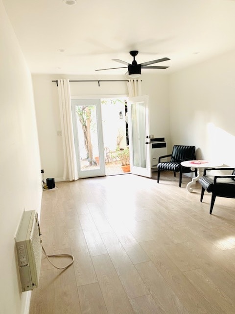 Sala de estar - 605 N Windsor Blvd Unidad 605