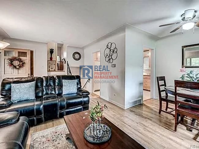 Photo - 2564 S Yates St