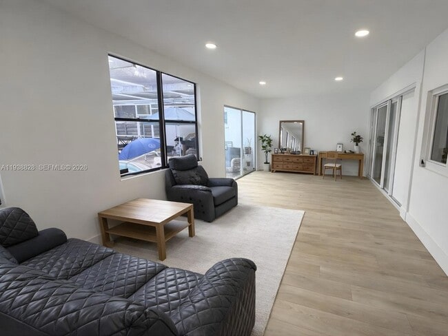 Photo - 5416 Jefferson St