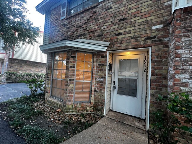 Photo - 3 Bedroom 2.5 Bath Modern Condo Living: S...