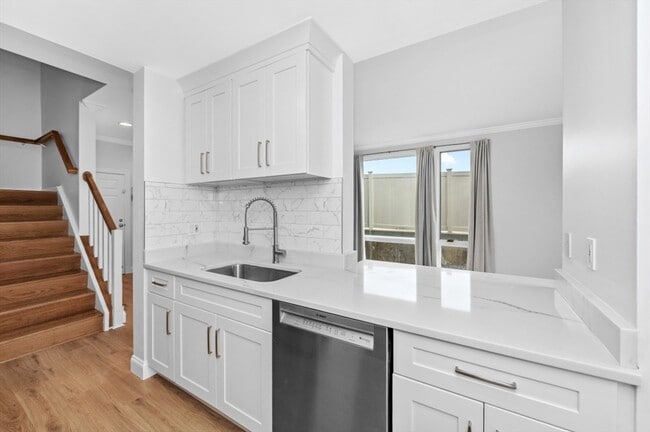 Photo - 1 Warren St Unit 109