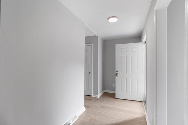 Photo - 325 Eastwood Dr