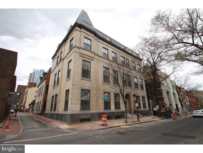 Building Photo - 220 S 3rd St Unit 204 Rental
