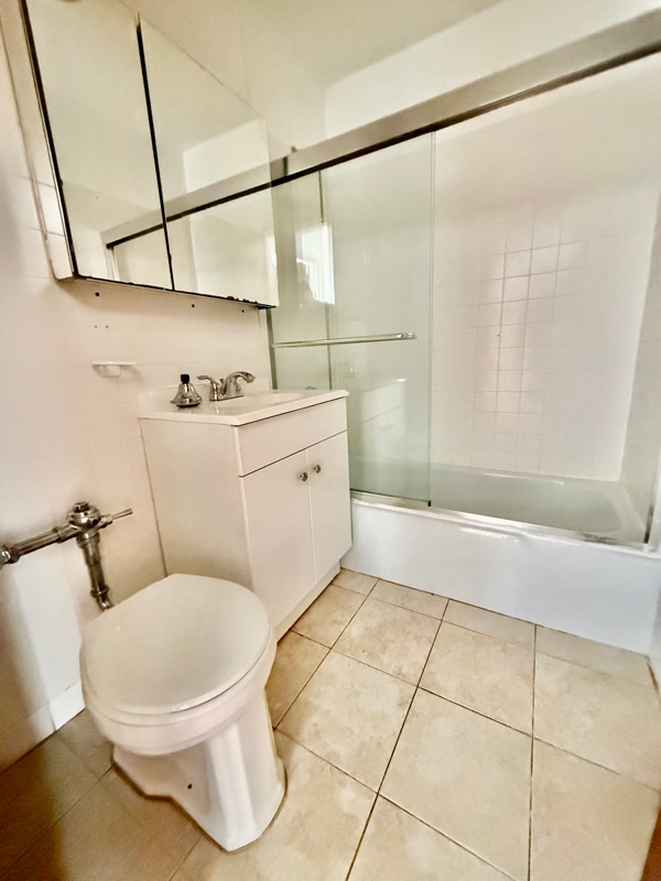 Photo - 122 Bruce Ave