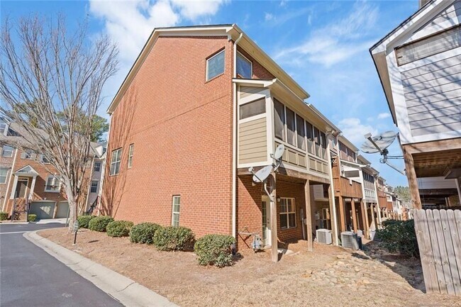 Photo - 2763 Durham Dr NE
