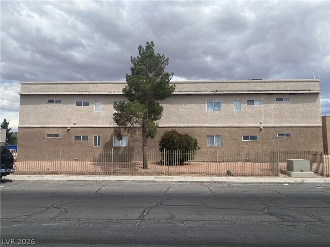 Photo - 1662 N Lamont St