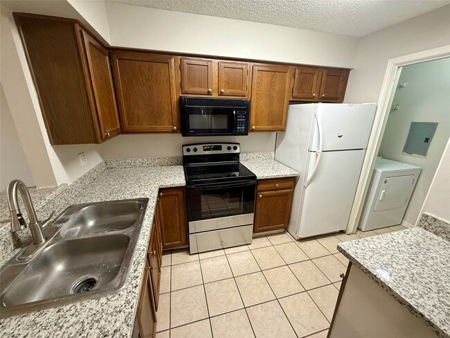 Building Photo - 25144 Budde Rd Unit 7