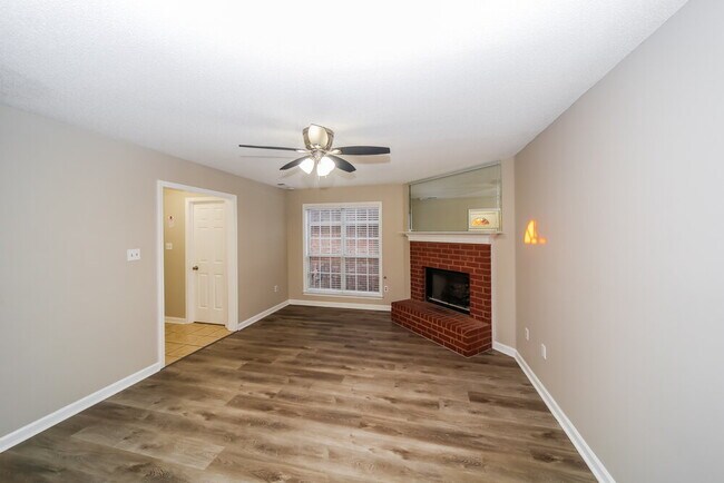 Photo - 7621 Davis Pkwy