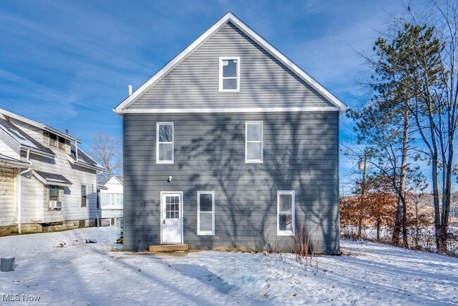 Photo - 155 W Walnut St