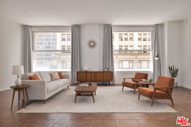 Building Photo - 215 W 7th St Unit 307