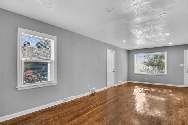 Photo - 4139 Monroe Ave