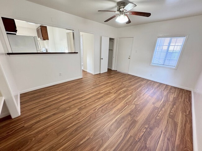 Photo - 5223 De Longpre Ave Unit 5223.5