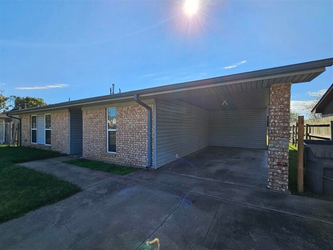 Photo - 6208 NW Birch Ave