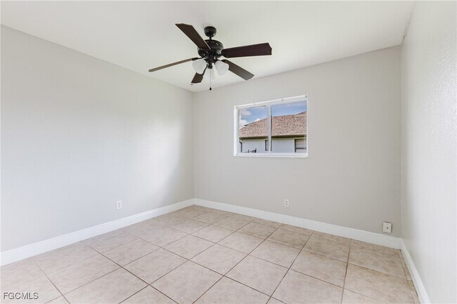 Photo - 152 NW 6th Ave