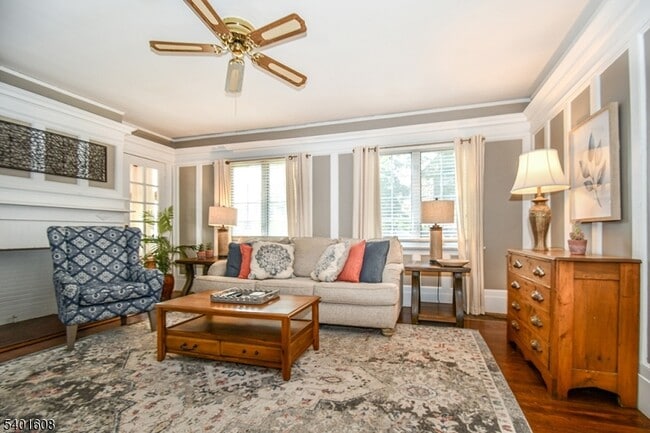 Photo - 123 Baker St