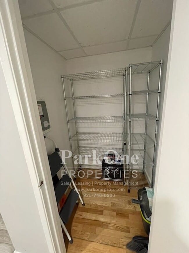 Photo - Spacious Condo Near Downtown Walnut Creek ... Unit 403