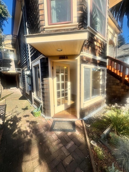 Building Photo - 1723 Carleton St Unit A