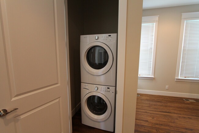 Photo - Midtown Renovated Duplex - Hardwood Floors, Exposed Brick