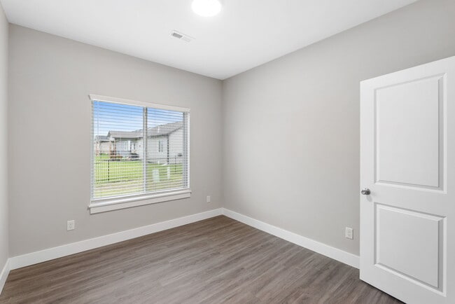 Photo - 5122 N Cypress St