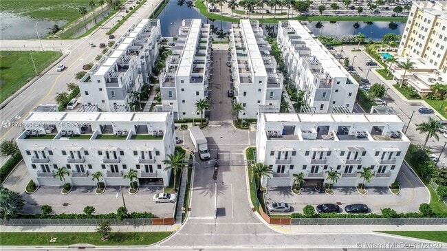 Building Photo - 9123 NW 33rd St Rental