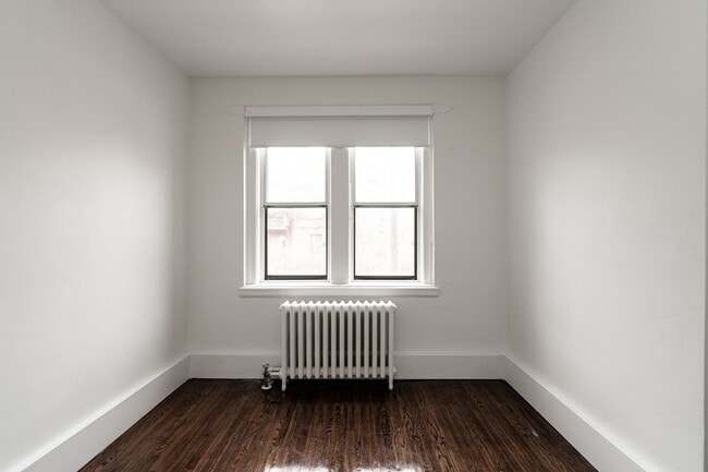 Photo - 122 Dowling Ave Unit 33