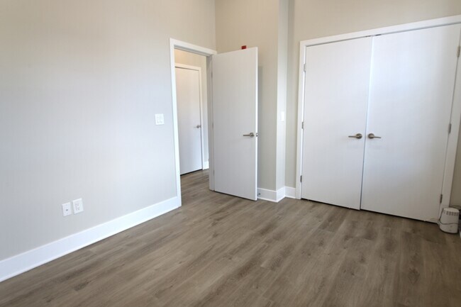 Photo - 4000 W Girard Ave