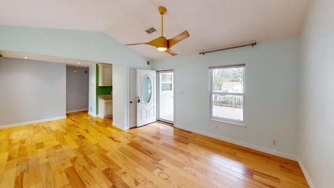 Photo - Beautiful 3-Bedroom Home in a Quiet Neighborhood – Great Value & Location!