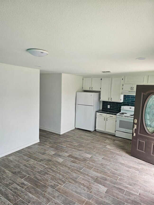 Photo - 4933 Franzetta St