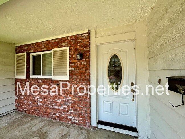 Photo - 561 Spruce St