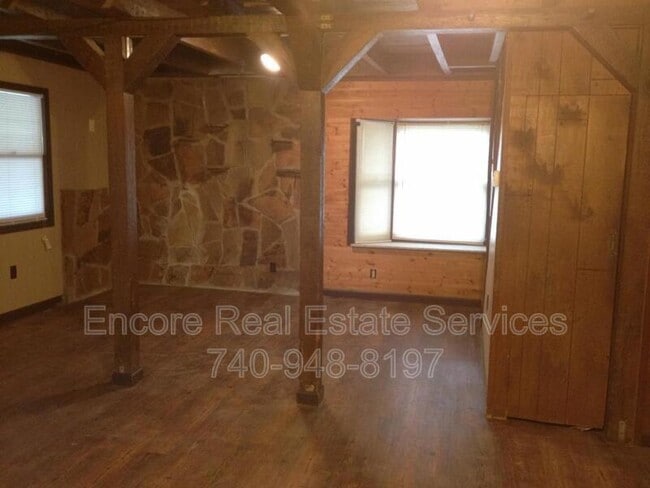 Photo - 52 Railroad St SW