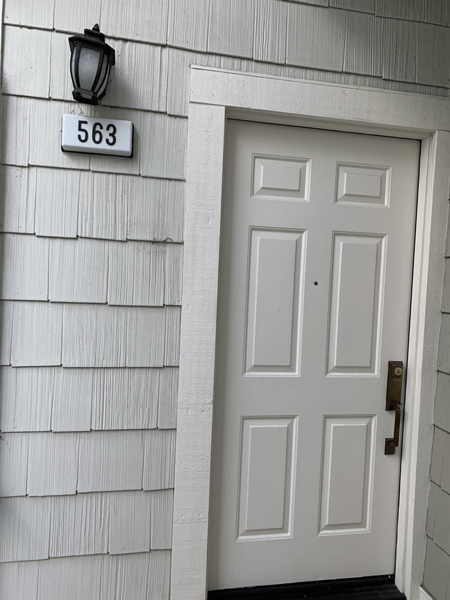 Photo - 563 Shoal Cir