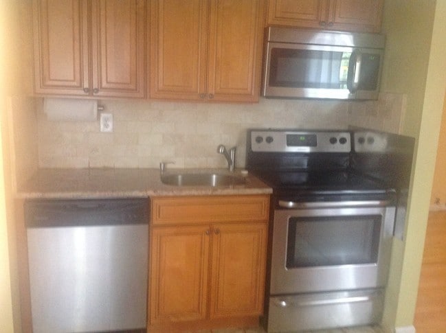 Kitchen - 612 High Mountain Rd Unit Lydia Pagano