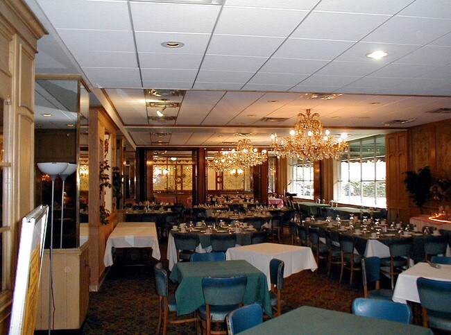 Interior View 1 - Park Plaza