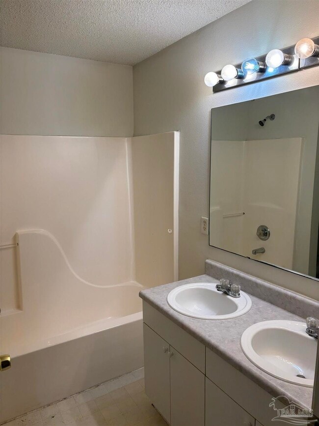 Photo - 1524 Galvin Ave